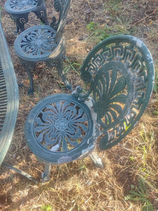 Mesa e seis cadeiras