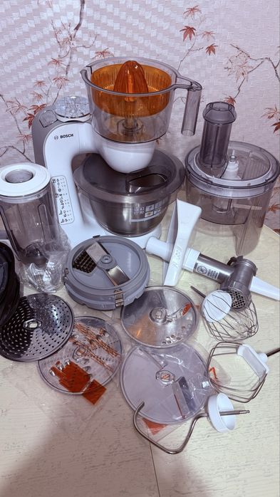 Кухонний комбайн Bosch MUM54251/02