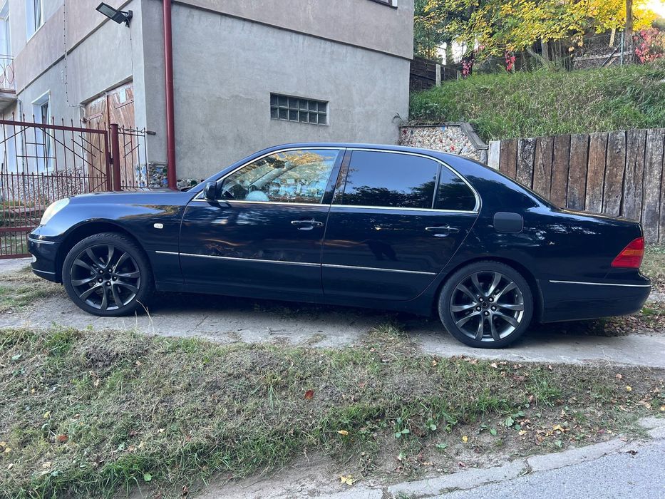 Lexus LS