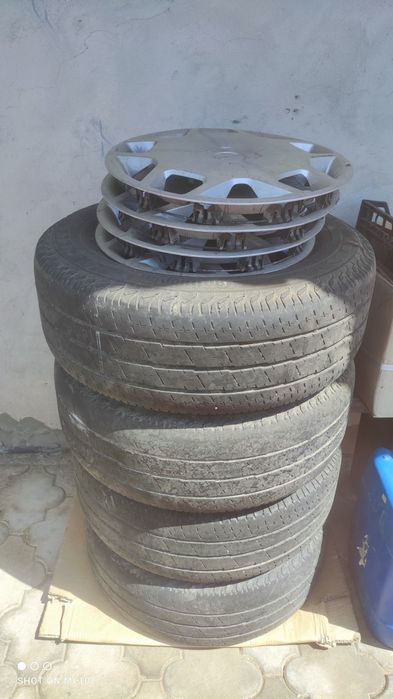 Колеса шини Continental 215/65 R 15c на дисках