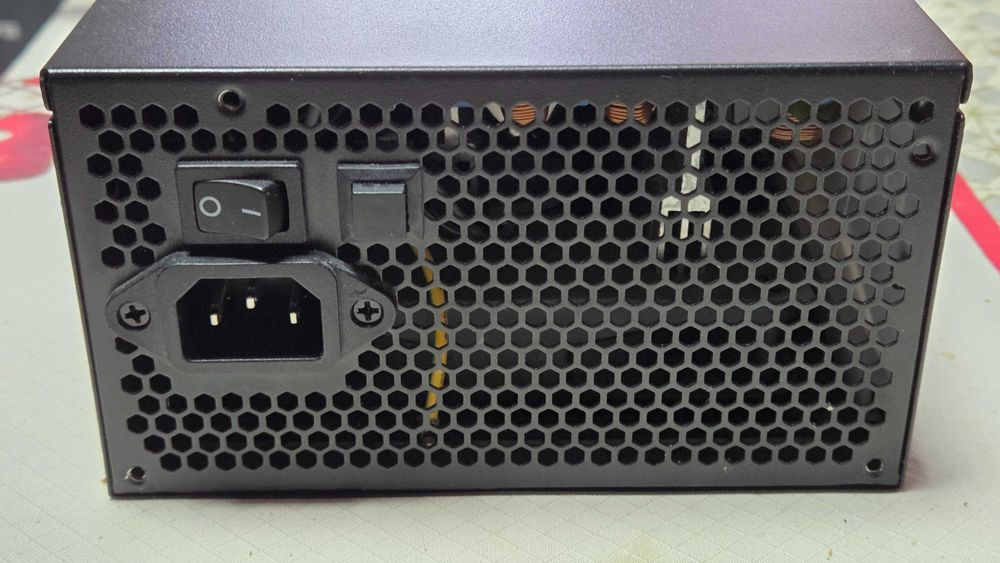 Fonte de Alimentação Aero Cool Lux MODULAR RGB 650M (650W)