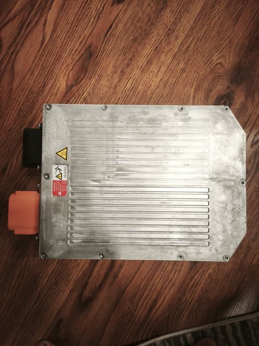 Чарджер -Інвертор для ауді ку5,Фольксваген е  голф