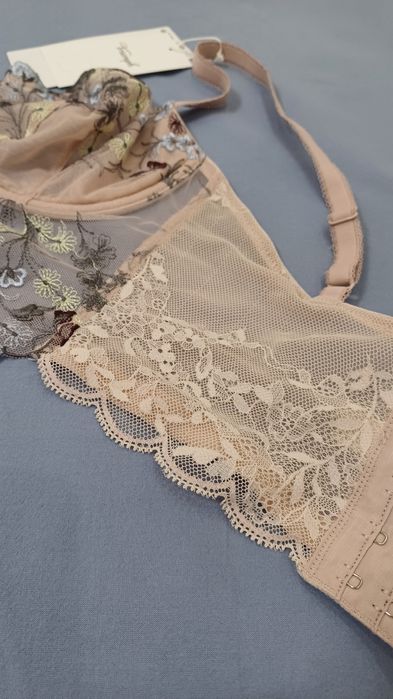 Бюстгальтер з міні корсетом