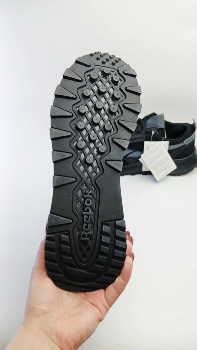 Оригінальні кросівки унісекс reebok classic legacy чорний