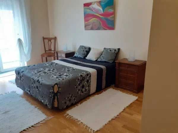 Arrenda-se quarto com boas condições