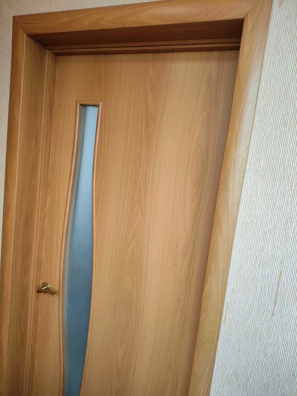 Межкомнатная дверь 800 в сборе с петлями, ручками и замок-защелкой: 2 ...