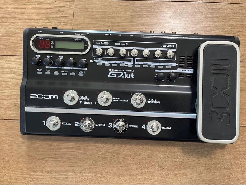 Педаль ефектів Zoom g7.1 ut