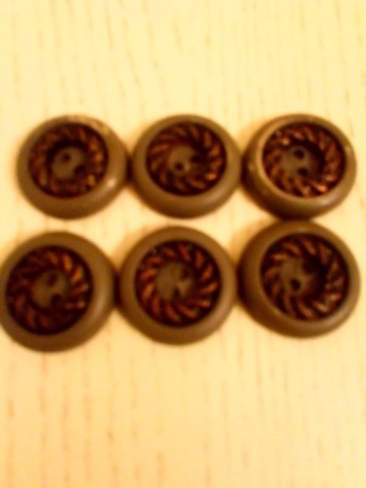 Продам пуговиці.