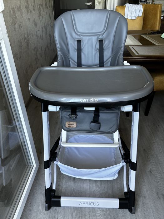 Стульчик для кормления  Carello Apricus
