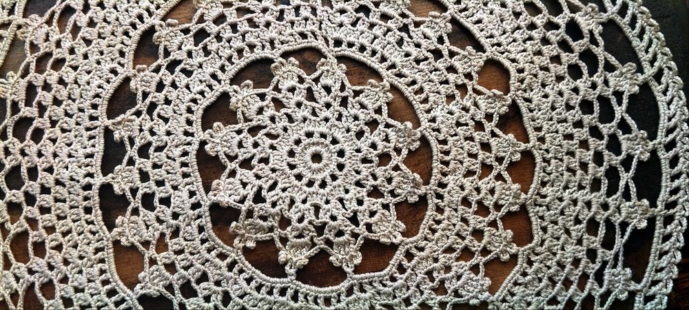Naperons redondo crochet e rectangular linho e renda