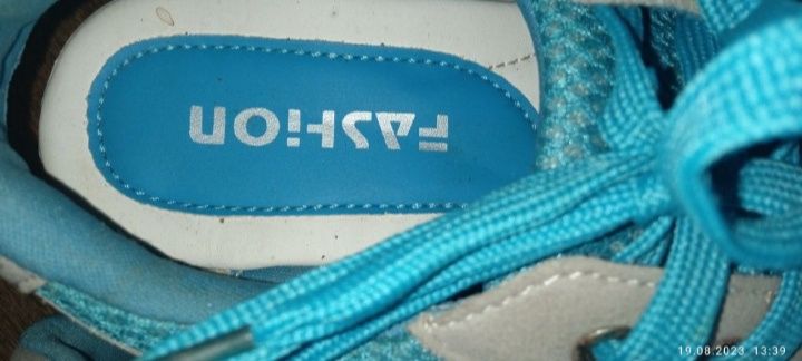 Кроссовки,Босоножки на танкетке размер 37