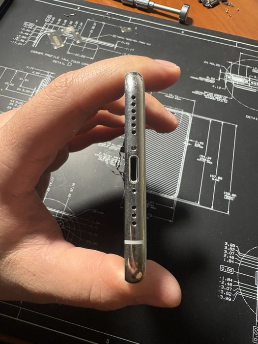 Корпус iPhone XS у зборі