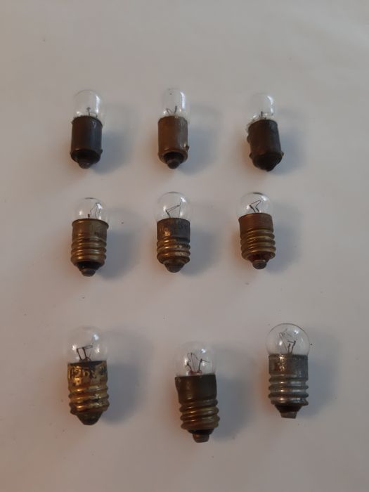 Продам Лампочки маленькие на 26 V