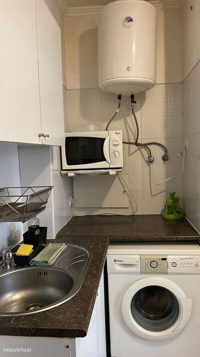 Quarto - localizado em Arroios Lisbon
