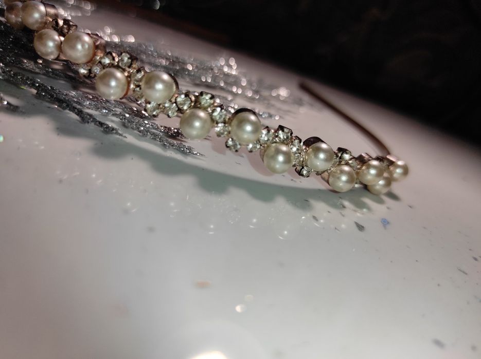 Обідок, обруч, діадема для волосся. Прикраса для волосся. Заколка