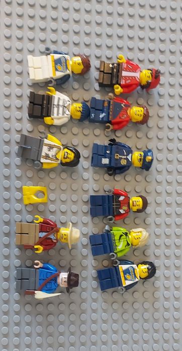 11 sztuk figurek LEGO