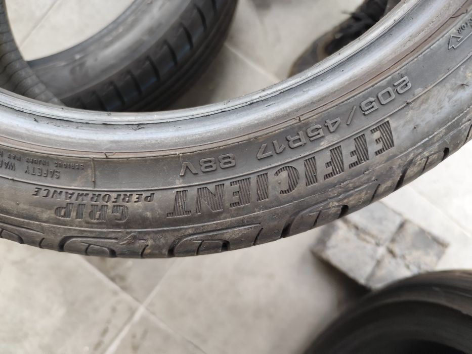 Pneus 205/45r17  Goodyear EfficientGrip Performance 80% piso