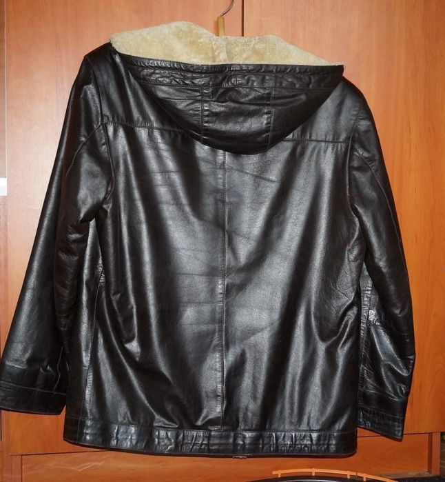 Продам дублёнку кожаную на меху.