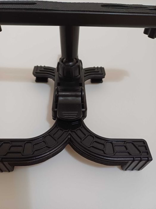 Suporte para tablet na cadeira do carro