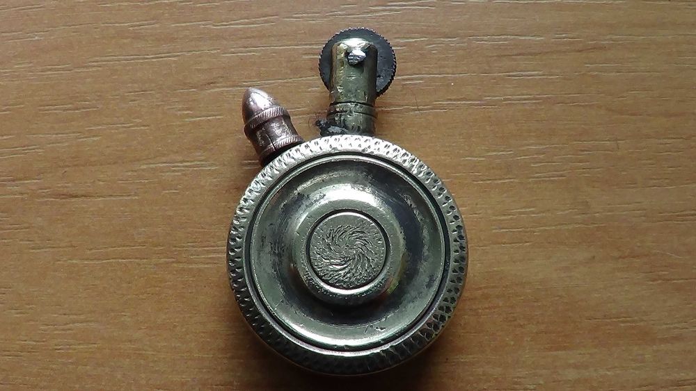 Зажигалка оригинальная.