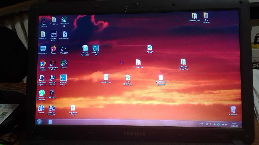 Продам ноутбук Samsung:Celeron(R) Dual-Core, 2*2GHz; ОЗУ:4ГБ; Win7(32)