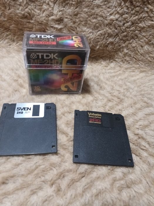 Дискеты в коробке