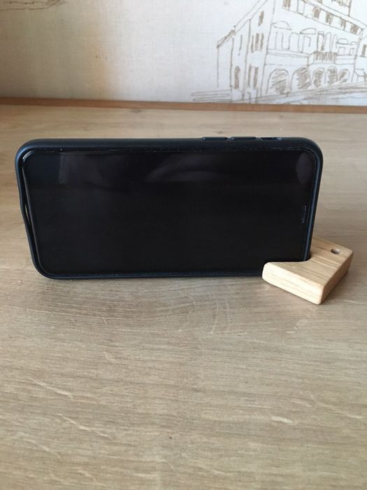 Підставка під телефон деревʼяна