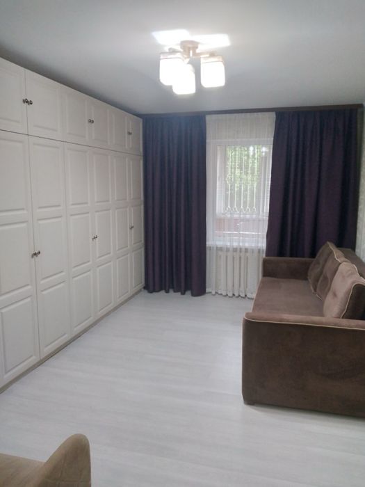 Продам 1к квартиру з ремонтом Єфремова,7 метро Академмістечко 3 хв.