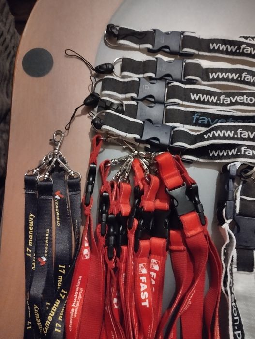 32 smycze na klucze itp okazja