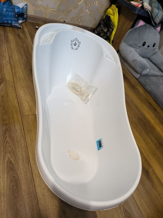 Ванночка та автокрісло від 0 до 6 міс