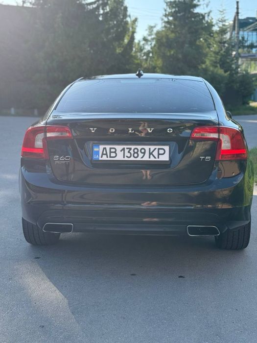 Volvo s60 2013 рік