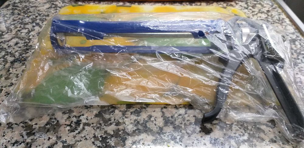 Pistola para aplicar silicone " Maciça " NOVA