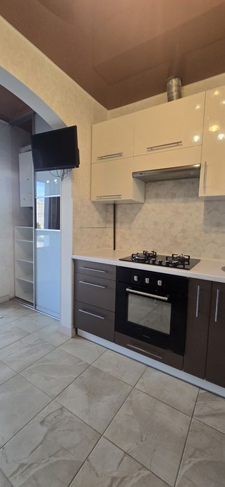 Продаж квартири з автономним опаленням та паркомісцем