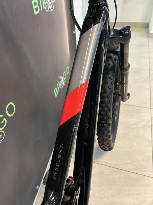 Trek - Fuel EX 5 - RockShox - Deore - Sztywne osie