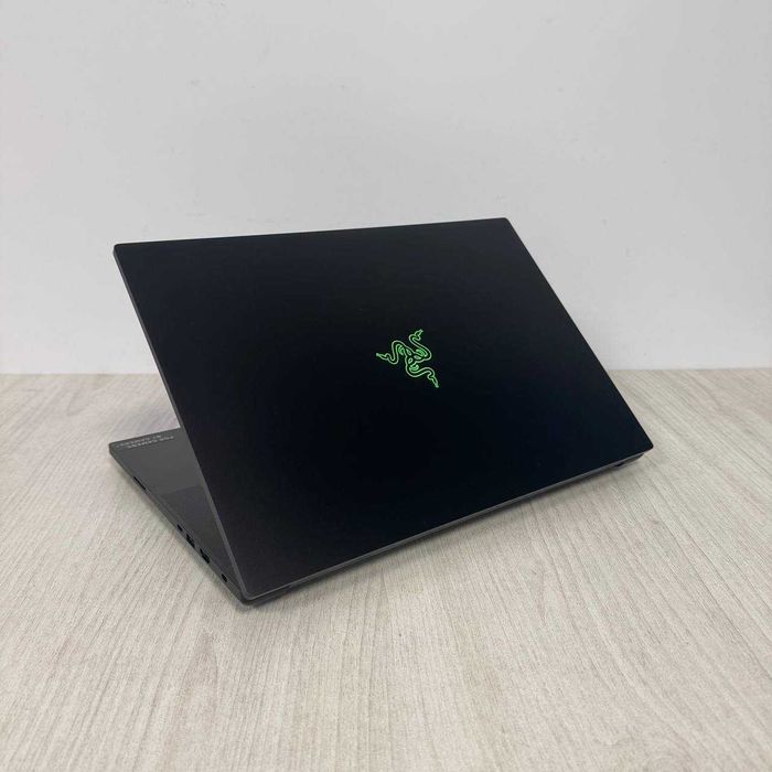Razer Blade 16 RZ09-0510 2K OLED 240Hz i9-14900HX 32GB DDR5 SSD 1TB ...