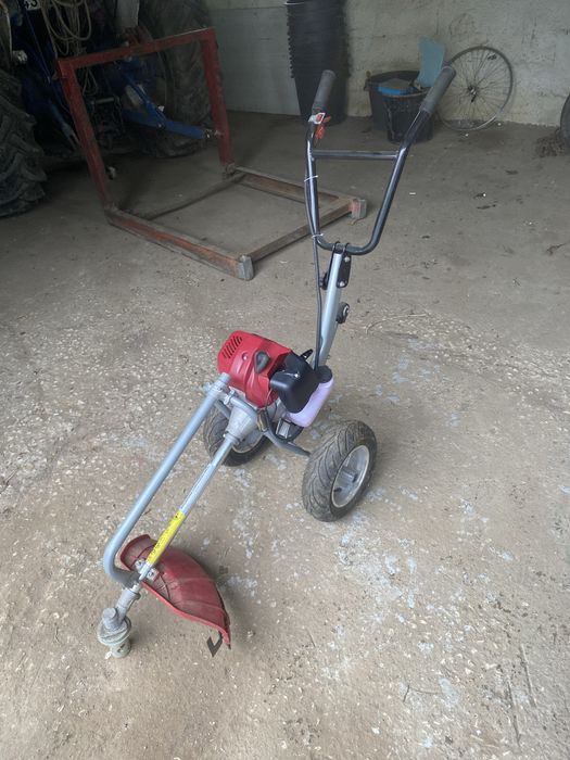 Roçadora com rodas 52cm3