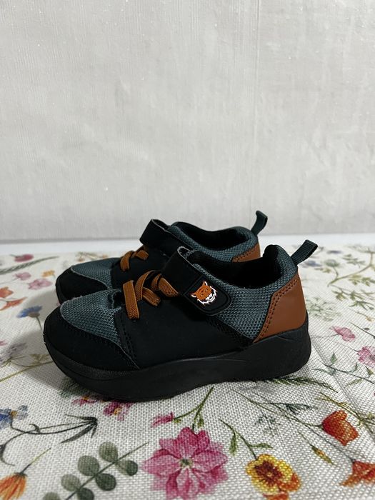 Дитячі кросівки для хлопчика чи дівчинки 25 розмір