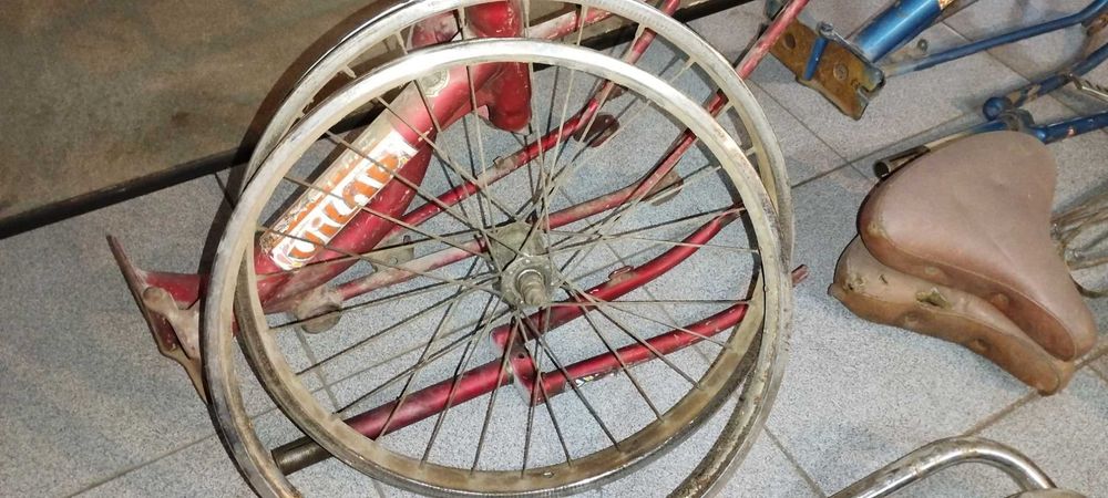 Duas Bicicletas Vilar Dobráveis