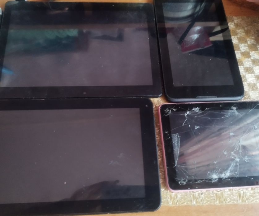 Планшети на запчастини або відновлення