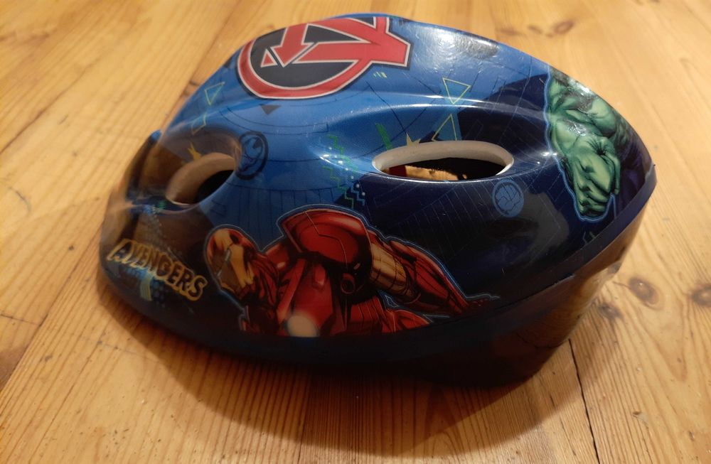 Kask dzieciecy avengers