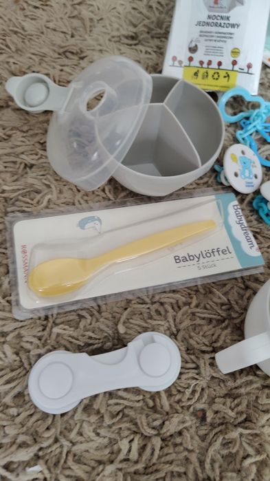Zestaw dla niemowlaka butelki, przypinki gryzaki