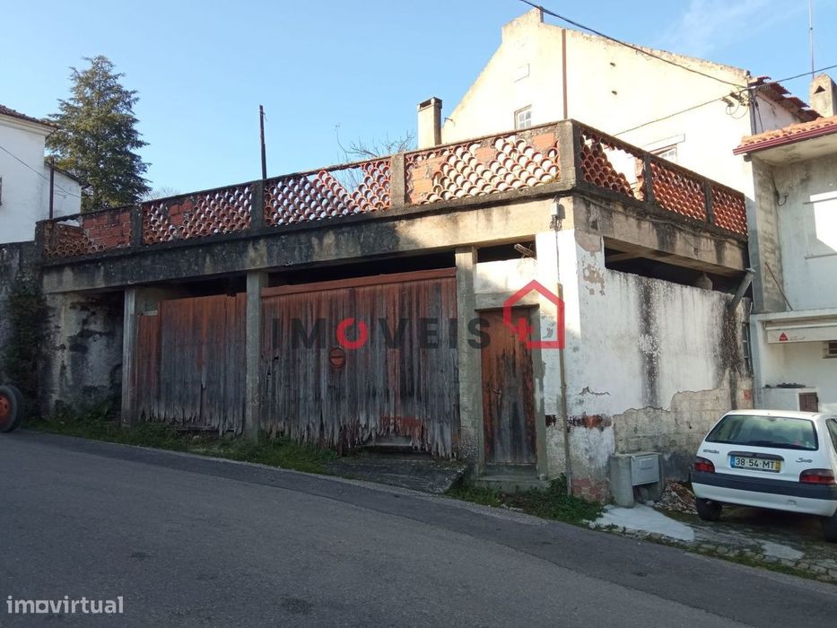 Excelente investimento! Casa T5 Perto de Ourém. — Gondemaria E Olival, Santarém