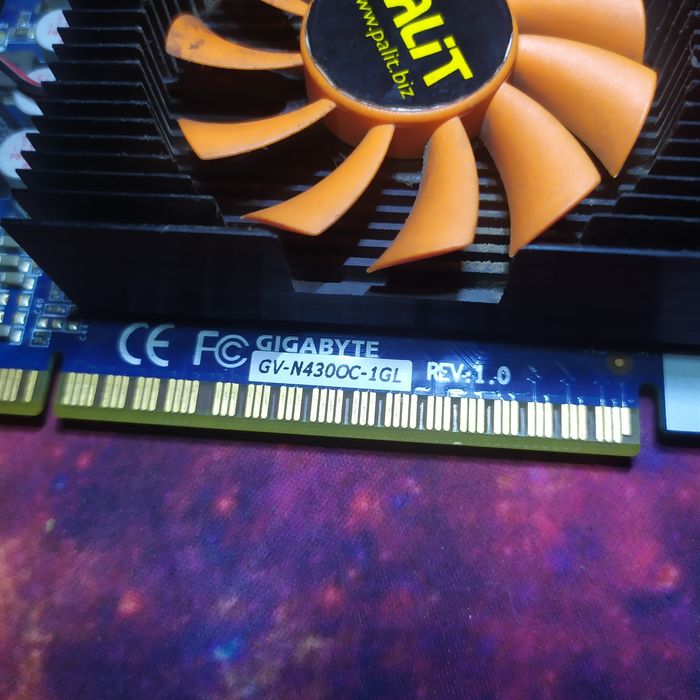 відеокарта Palit GeForce GT 430 з 1 ГБ