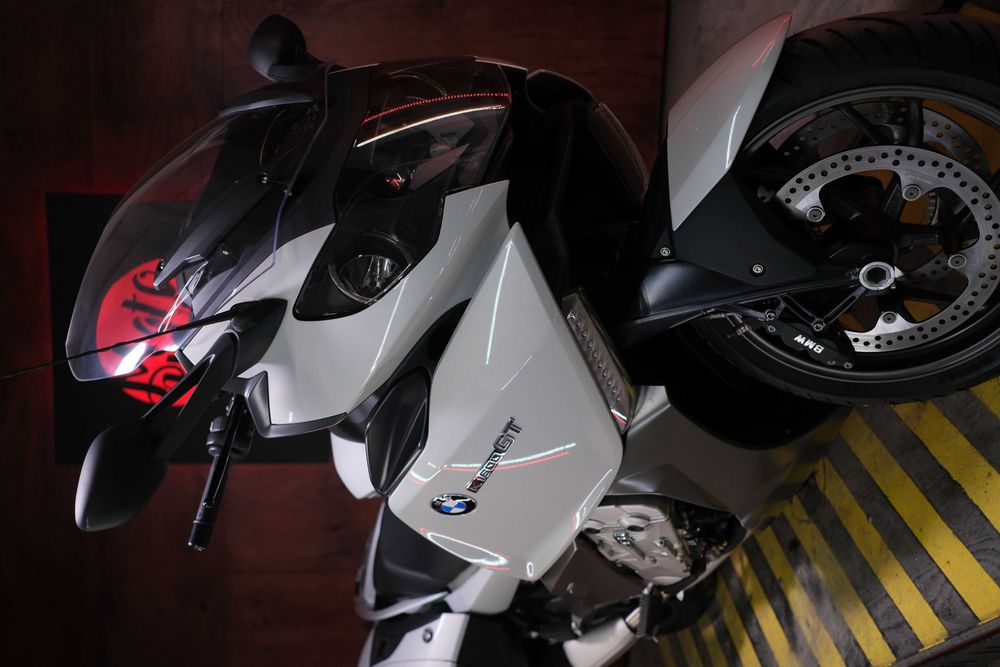 BMW K1600GT із Японії