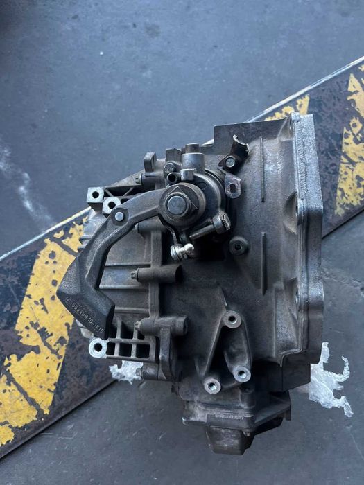 МКПП (механічна коробка перемикання передач) 6-ступка