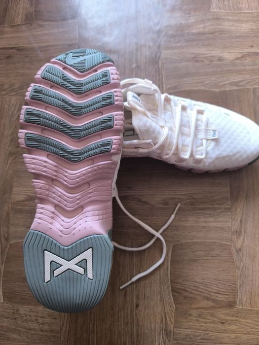 Кроссовки Nike новые