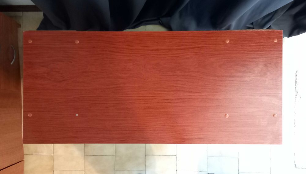 Móvel para Tv em aglomerado revestido de folha de madeira