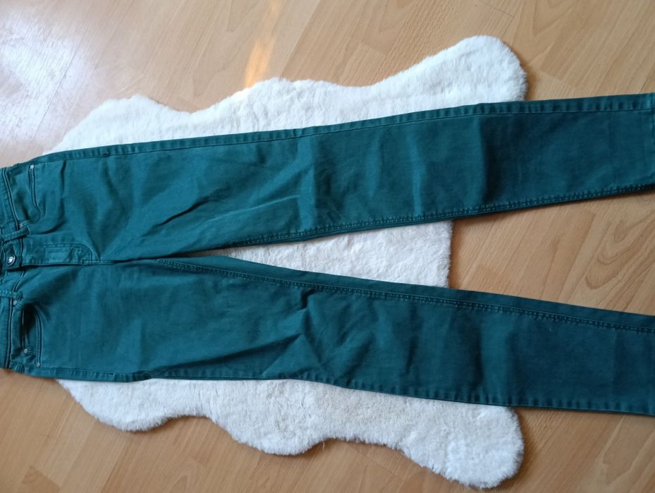 Zielone spodnie Guess