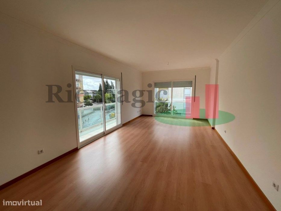 Apartamento T3 Rio Maior***RIOMAGIC***