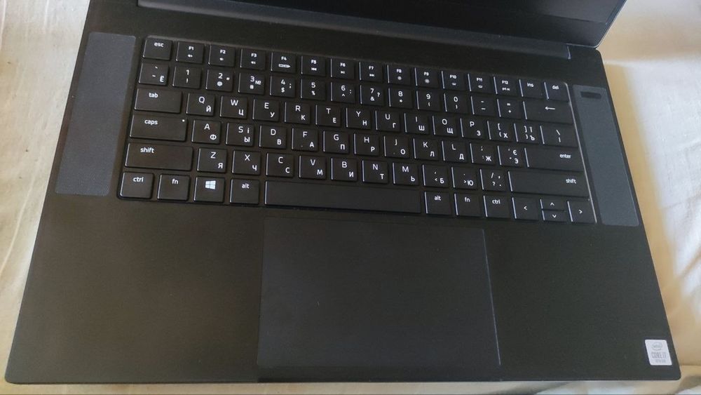 Игровой ноут Razer  Blade 15 — 144Hz / i7-10750H/ 4-48GB / 256-1500GB / RTX2060 - 6GB - подсветка RGB, без царапин, вмятин!